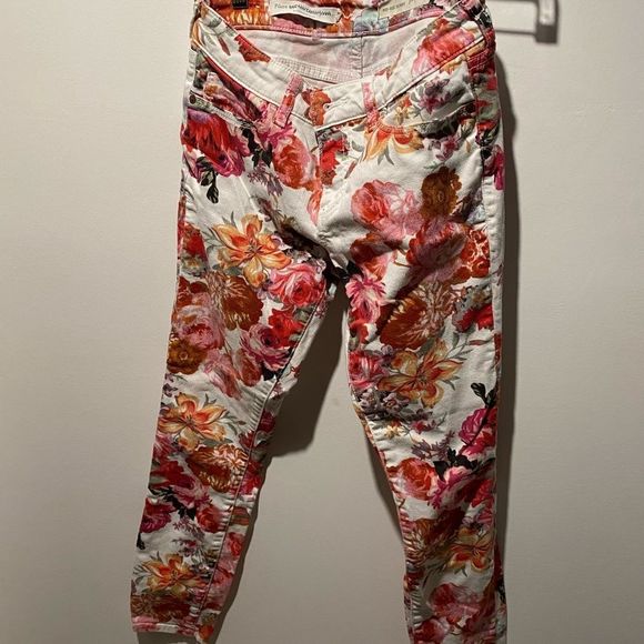 AnthropologiePilcroMid Rise Skinny Ankle Floral Rose Print White Jeans Size 26  - Picture 2 of 4